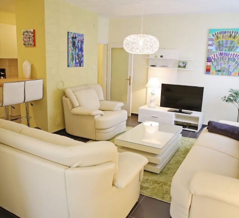 LUXURY THREE BEDROOM APARTMENT IN THE CENTER OF THE ZADAR (6)