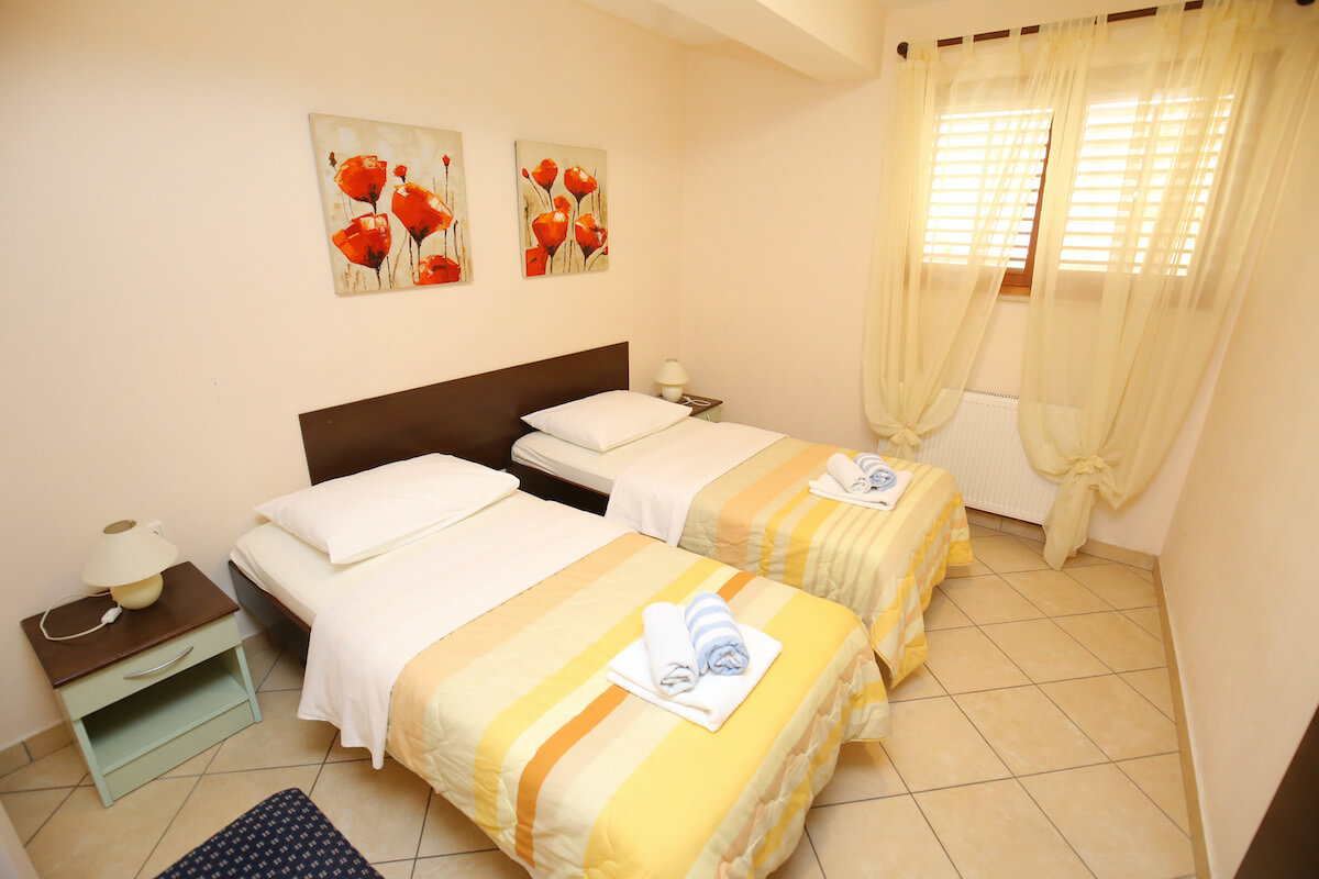 Villa Zubcic Zadar Puntamika Borik Diklo Diklovac Falken Appartment Booking Apartmani 2
