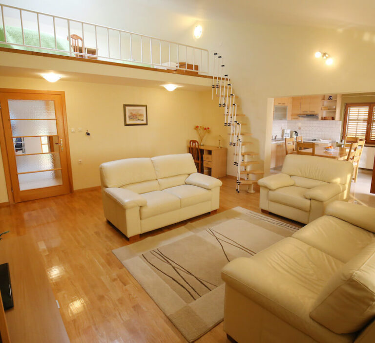 SUPERIOR THREE BEDROOM APARTMENT WITH SEA & ISLAND VIEW (6)