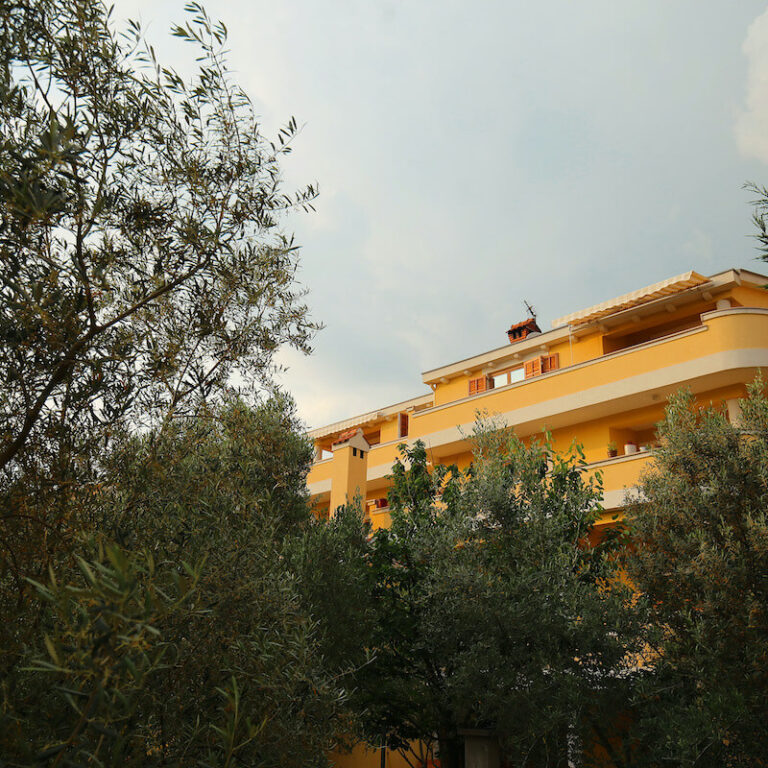 Villa Zubcic Zadar Puntamika Borik Diklo Diklovac Falken Appartment Booking Apartmani house family